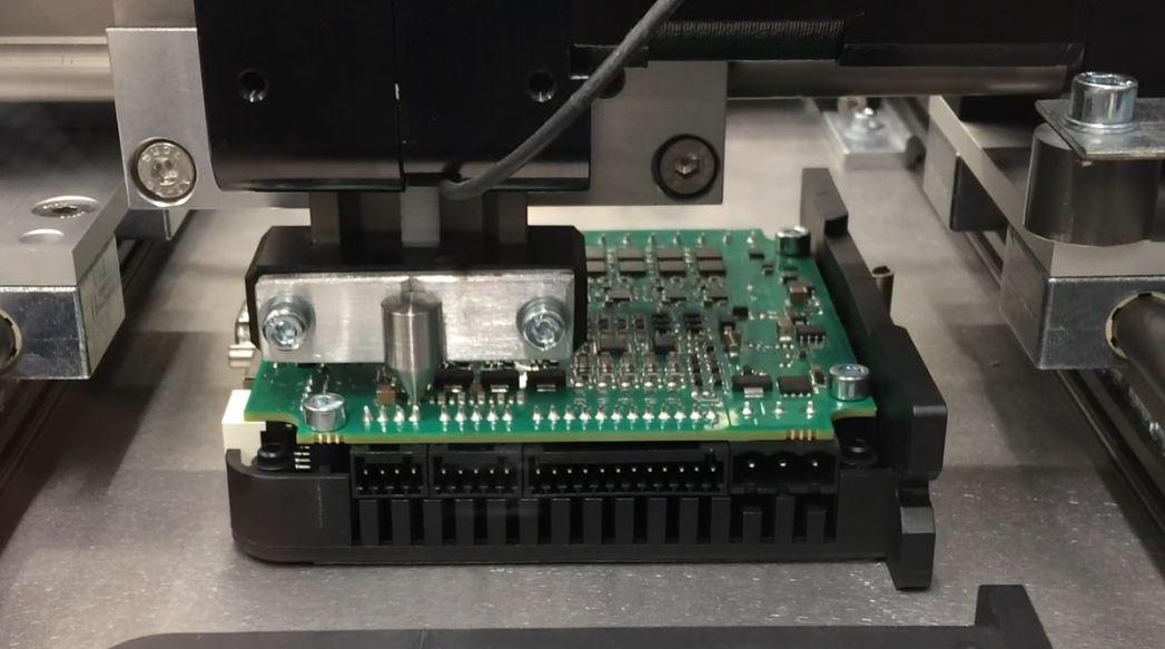 Linear inspection robot for circuit board testing